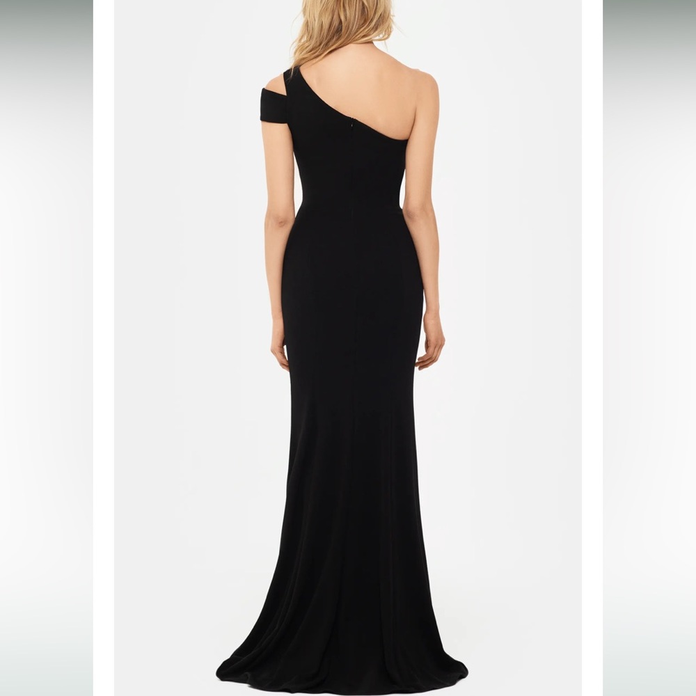 One-Shoulder Scuba Crepe Gown
Betsy & Adam - Picture 2 of 3